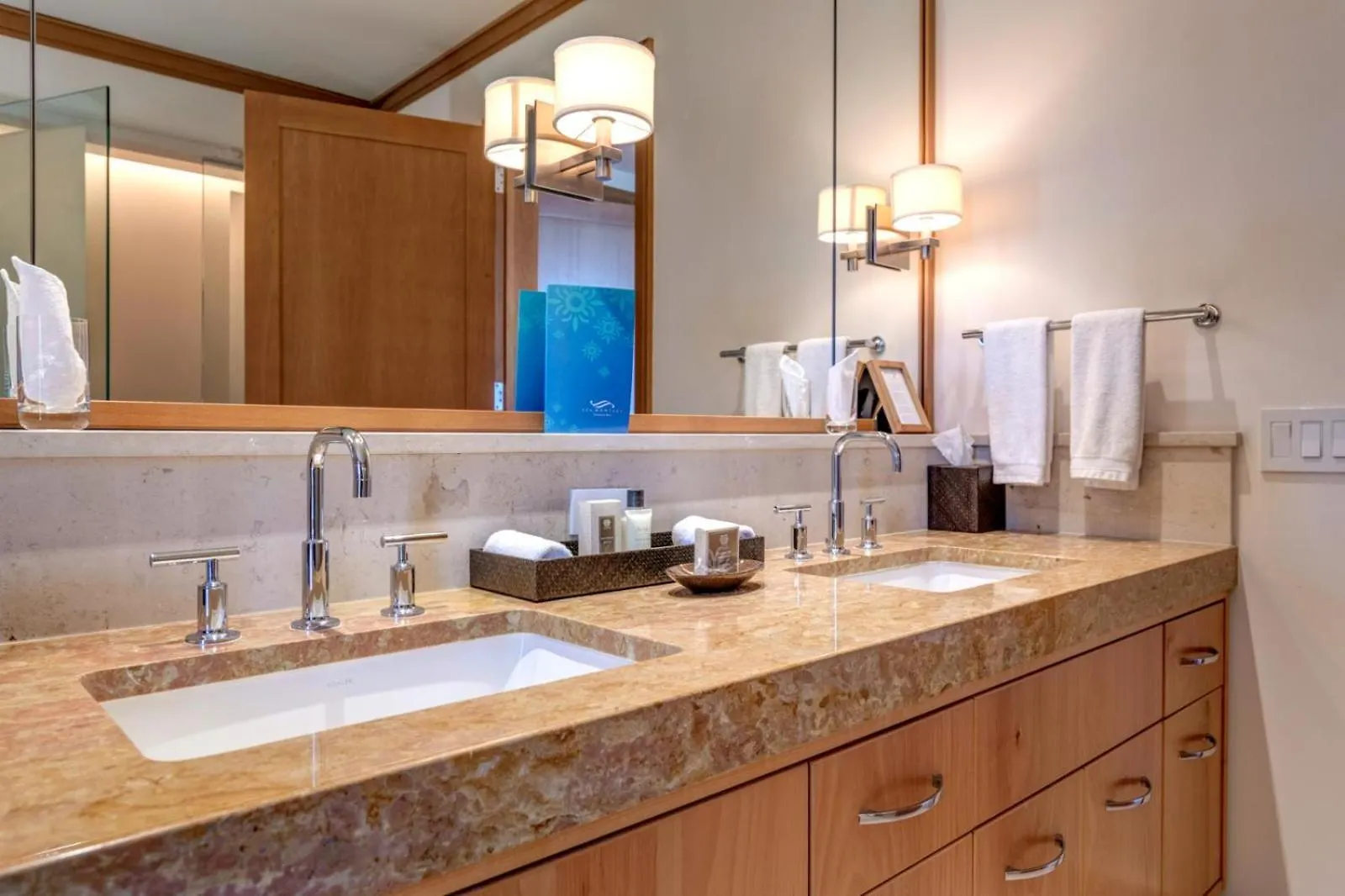 Kbm Resorts Free Car Molokai At Montage Kapalua Bay Ocean View Penthouse Apartment