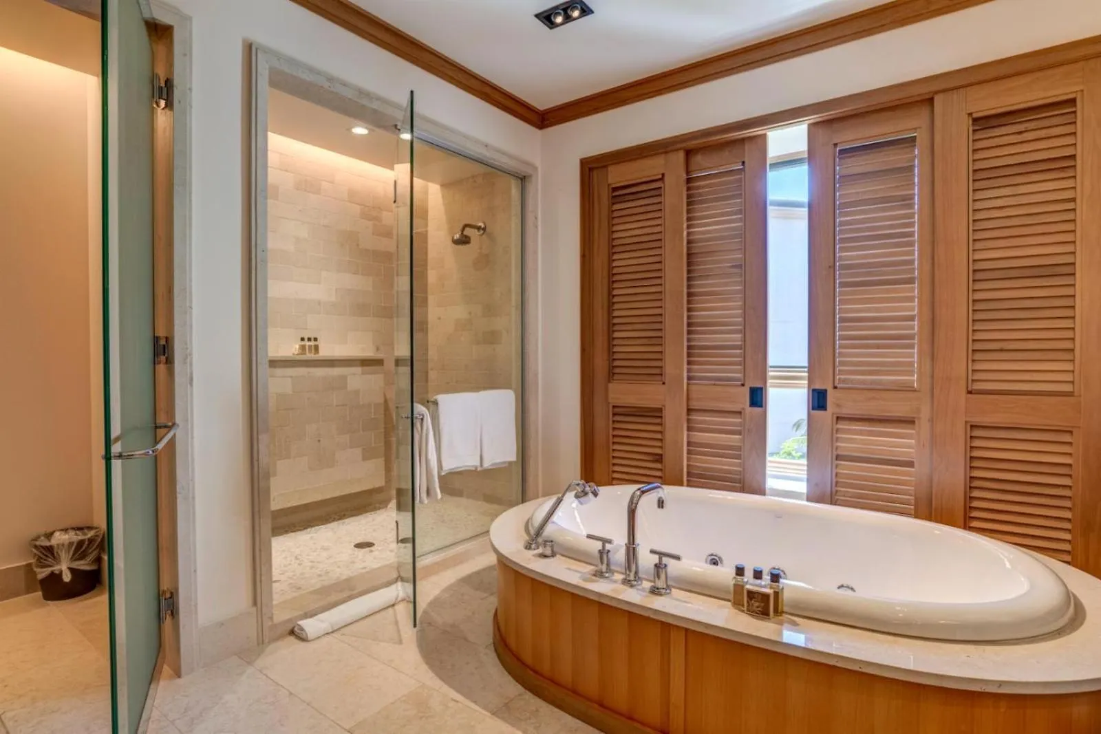 Kbm Resorts Free Car Molokai At Montage Kapalua Bay Ocean View Penthouse 0*,  United States
