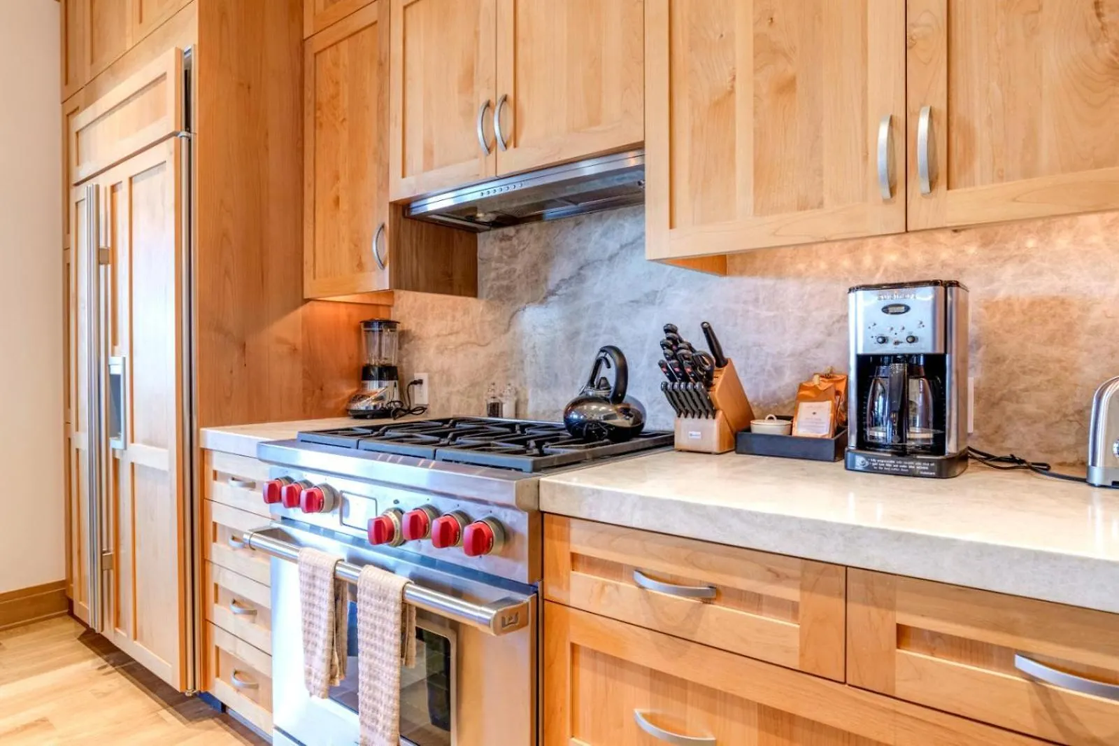 Kbm Resorts Free Car Molokai At Montage Kapalua Bay Ocean View 3-Bedroom Penthouse With Daily Housekeeping Spa