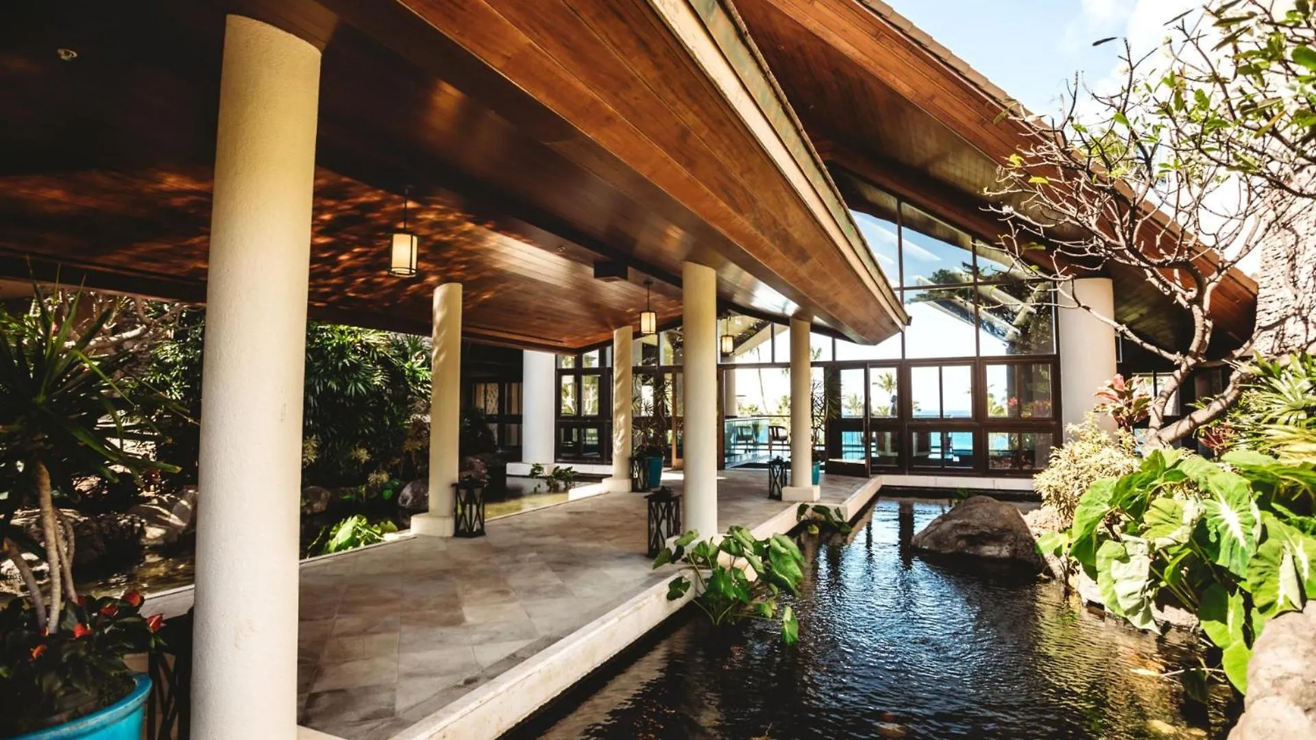 Kbm Resorts Free Car Molokai At Montage Kapalua Bay Ocean View Penthouse